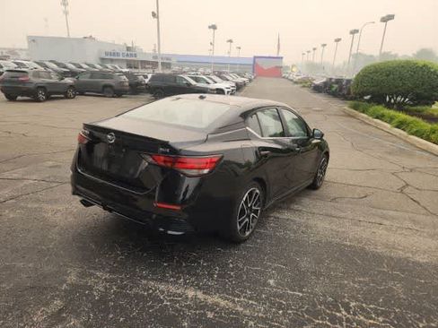 Used 2025 Nissan Sentra SR FWD image 14
