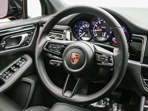 Certified 2026 Porsche Macan AWD/4WD image 19