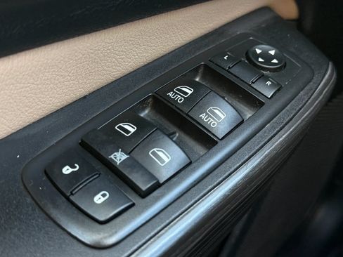 Used 2017 Jeep Cherokee Latitude w/ Comfort & Sound Group FWD image 23