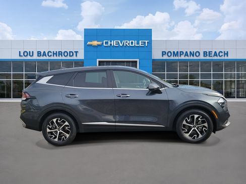 Used 2023 Kia Sportage EX FWD image 2