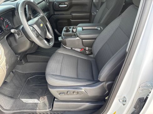 Used 2023 Chevrolet Silverado 1500 Custom image 10