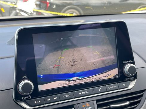 Used 2025 Nissan Altima 2.5 SR image 23