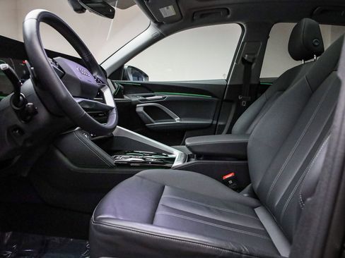 Certified 2025 Audi Q5 Premium w/ Convenience Package image 19