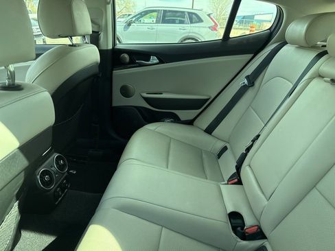 Used 2018 Kia Stinger Premium image 4