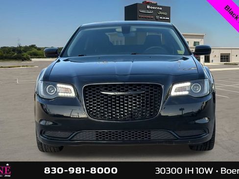 Used 2023 Chrysler 300 Touring w/ Sport Appearance Package RWD image 8