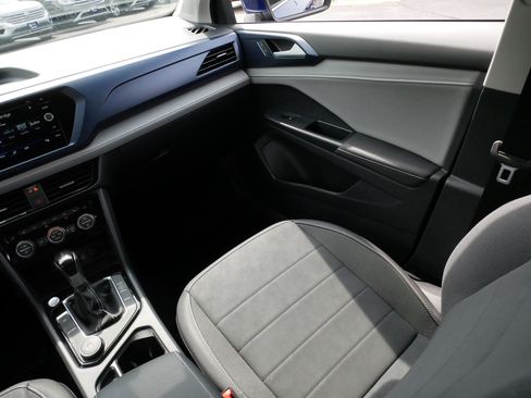 Certified 2024 Volkswagen Taos SE AWD/4WD image 11