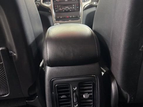 Used 2012 Jeep Grand Cherokee Laredo AWD/4WD image 20