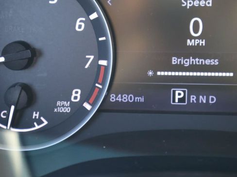 Used 2024 Nissan Frontier SL w/ Technology Package RWD image 11