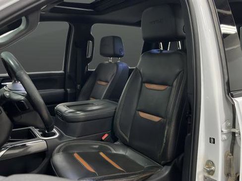 Used 2020 GMC Sierra 2500 AT4 w/ AT4 Premium Package AWD/4WD image 9
