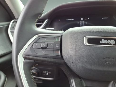 Used 2024 Jeep Grand Cherokee Laredo RWD image 21