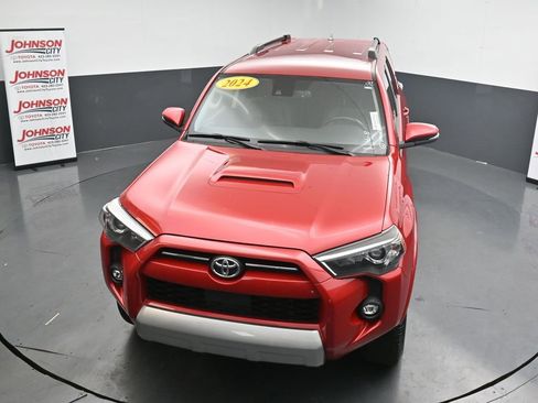 Used 2024 Toyota 4Runner TRD Off-Road Premium AWD/4WD image 26