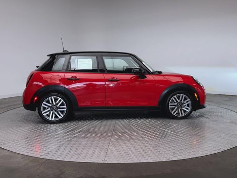 Used 2026 MINI Cooper 4-Door Hardtop FWD image 9