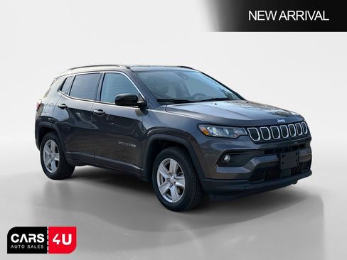 Used 2022 Jeep Compass Latitude image 1