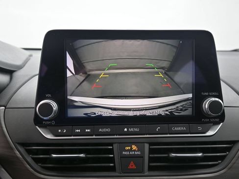 Used 2024 Nissan Altima 2.5 SV FWD image 13