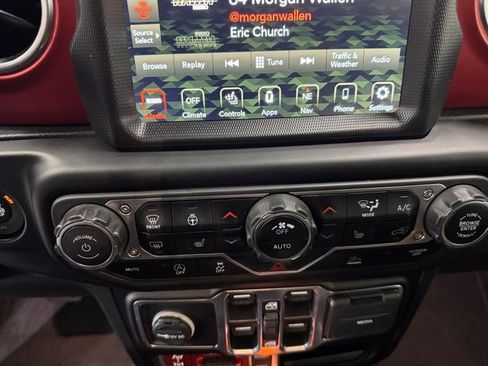 Used 2023 Jeep Gladiator Rubicon w/ LED Lighting Group AWD/4WD image 3