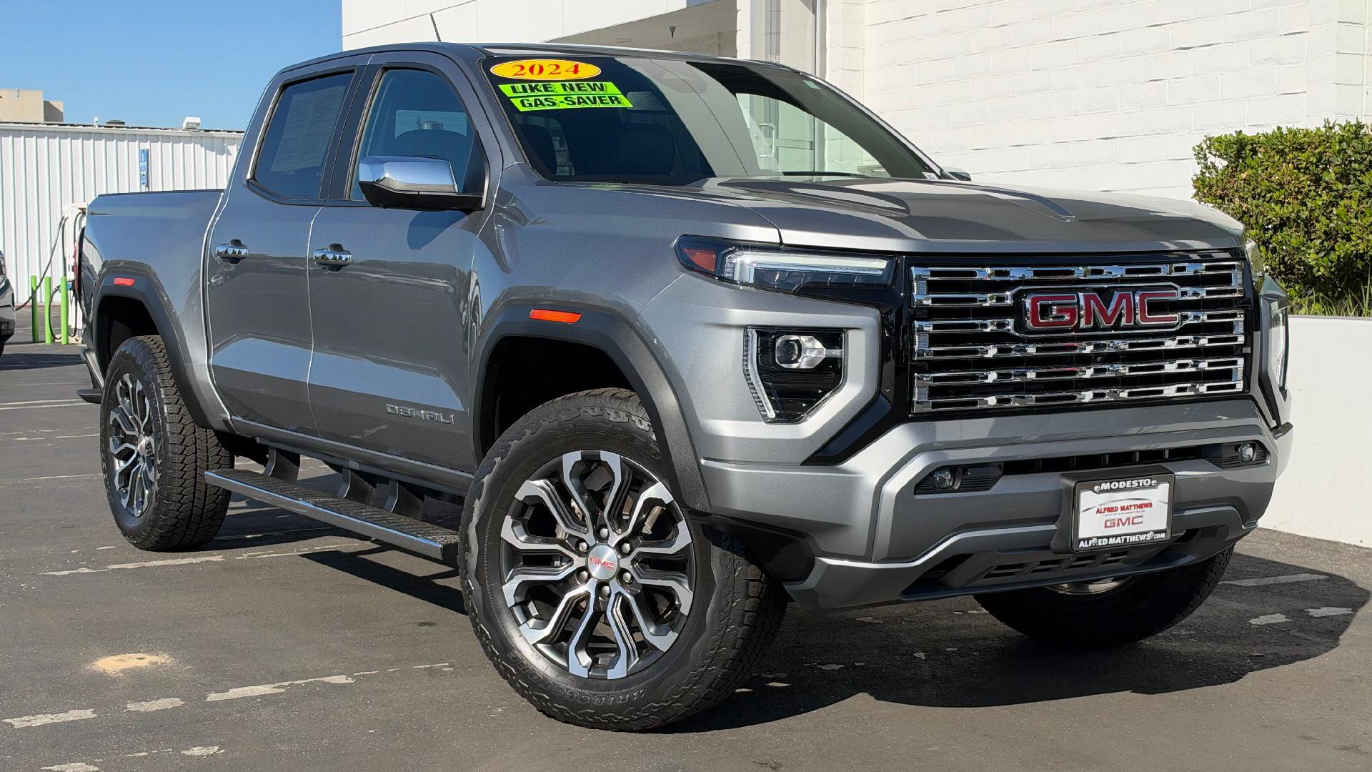 Used 2024 GMC Canyon Denali AWD/4WD image 1
