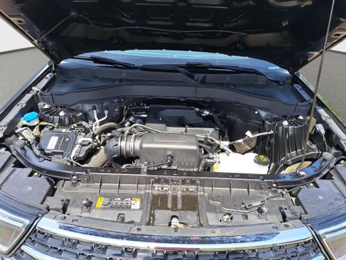 Used 2020 Ford Explorer XLT w/ Equipment Group 202A AWD/4WD image 29