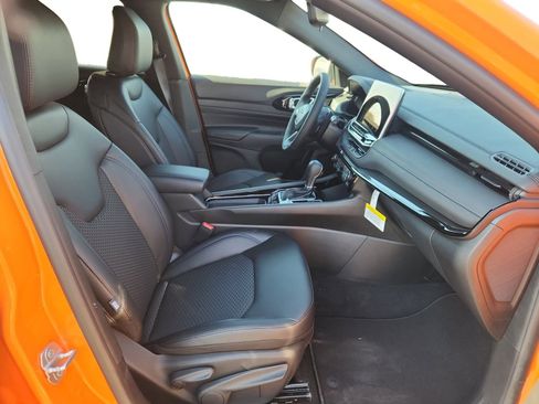 New 2026 Jeep Compass Latitude image 15