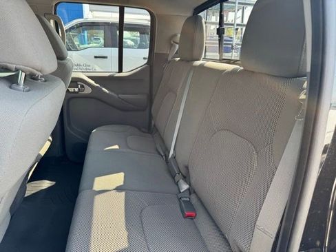 Used 2021 Nissan Frontier SV image 11