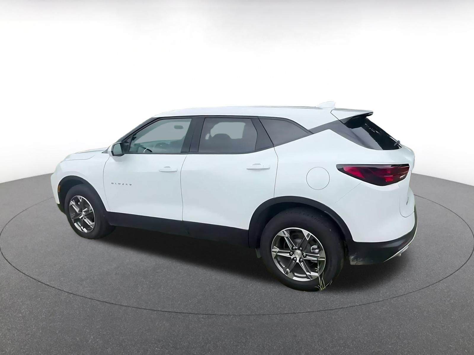 Used 2026 Chevrolet Blazer LT FWD image 9