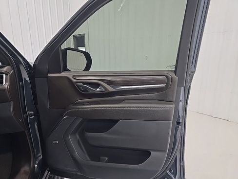 Used 2021 GMC Yukon Denali w/ Denali Premium Package image 28