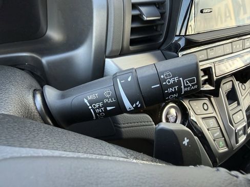 Used 2026 Honda Odyssey Touring image 23