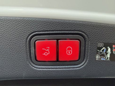 Used 2023 Mercedes-Benz E 450 E 450 image 9