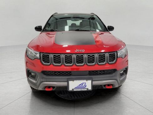 Used 2025 Jeep Compass Trailhawk AWD/4WD image 14