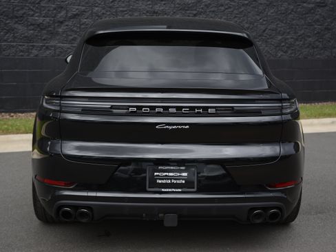 Certified 2026 Porsche Cayenne Coupe AWD/4WD image 6