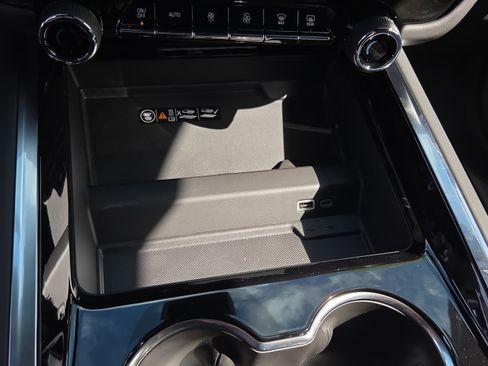 New 2026 Chevrolet Suburban LT w/ Comfort Package RWD image 14