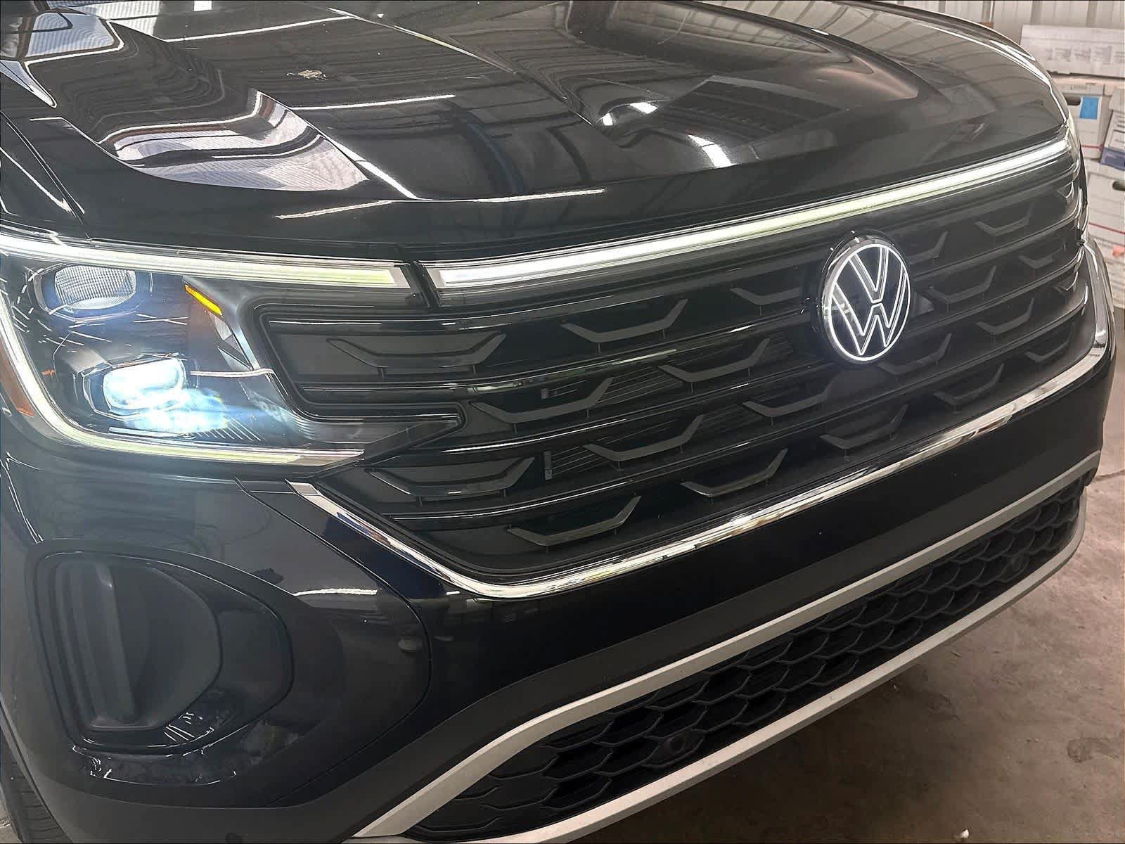 Used 2024 Volkswagen Atlas Cross Sport SE w/ Panoramic Sunroof Package AWD/4WD image 34