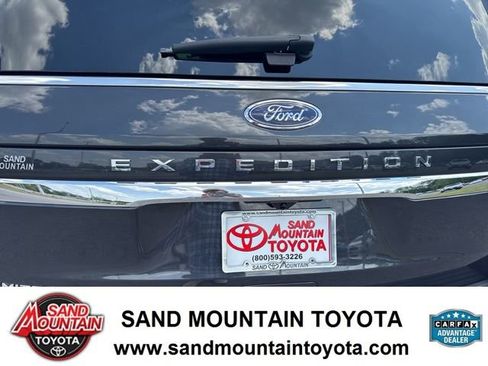 Used 2023 Ford Expedition Limited RWD image 9