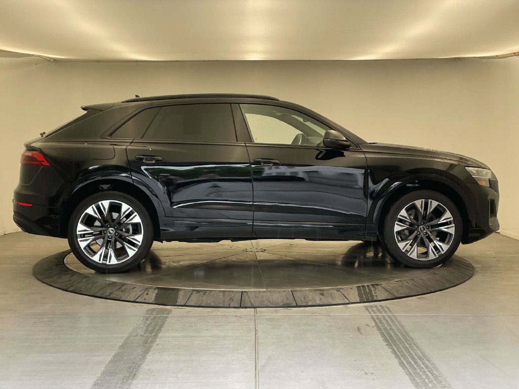 Certified 2025 Audi Q8 Premium w/ Black Optic Package AWD/4WD image 8