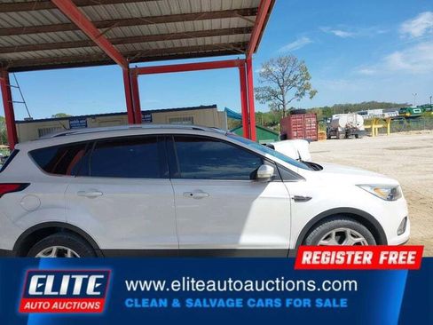Used 2019 Ford Escape Titanium image 26