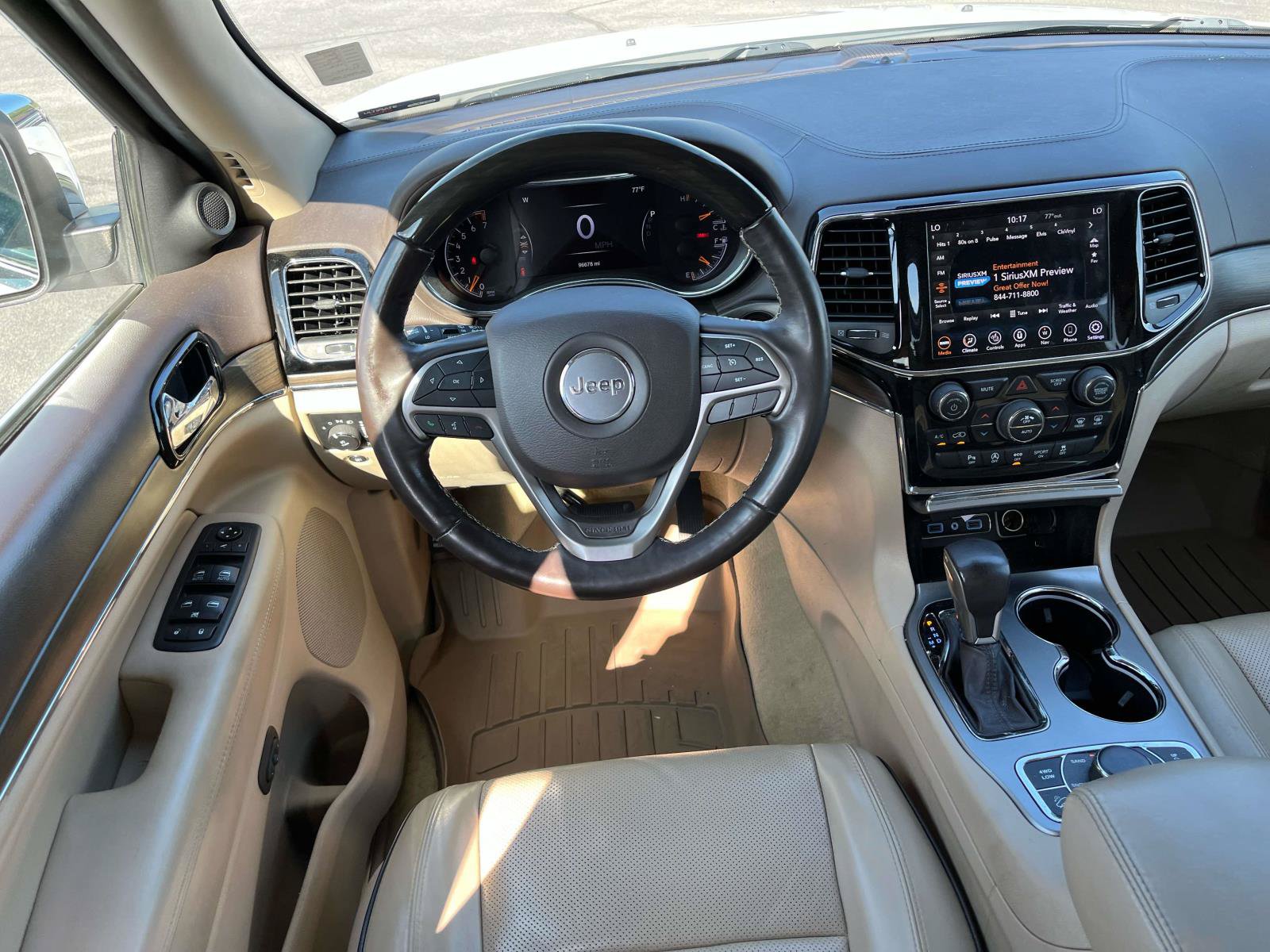 Used 2020 Jeep Grand Cherokee Overland AWD/4WD image 12