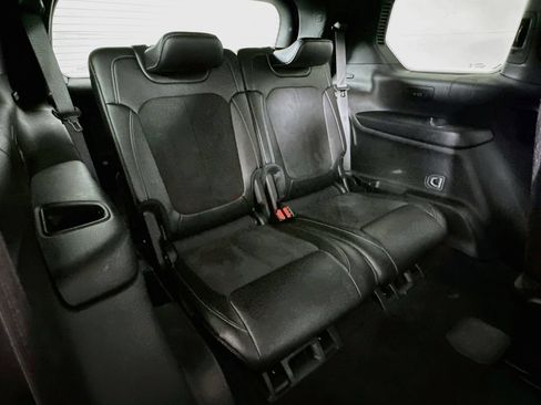 Used 2024 Jeep Grand Cherokee L Laredo RWD image 16