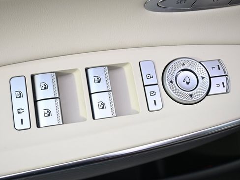 Used 2025 Genesis GV70 2.5T Select w/ Advanced Package image 23