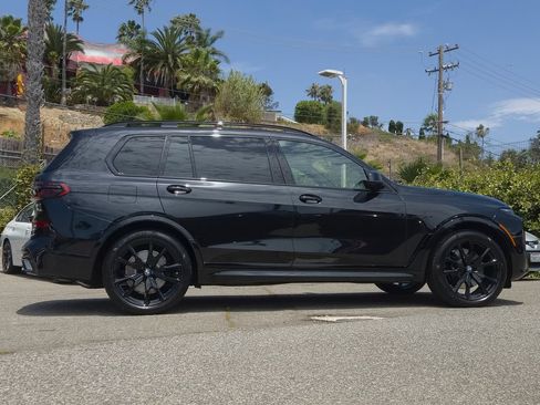 New 2027 BMW X7 xDrive40i w/ M Sport Package AWD/4WD image 3