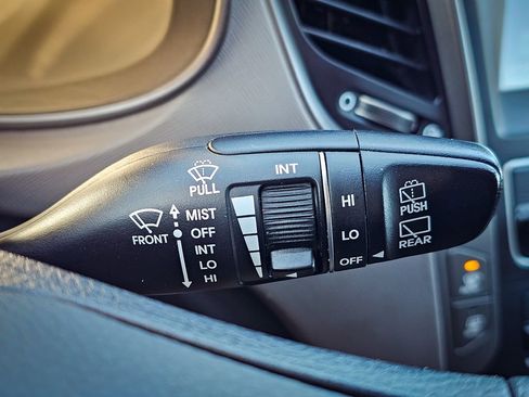 Used 2017 Hyundai Santa Fe Sport image 16