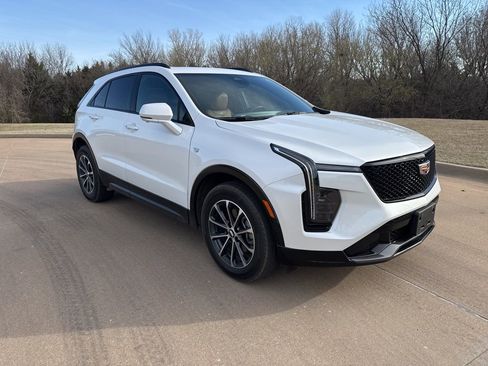 Used 2024 Cadillac XT4 Sport image 4