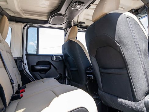 Used 2018 Jeep Wrangler Unlimited Sport S AWD/4WD image 23