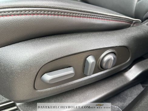 Used 2023 Chevrolet Traverse RS image 12