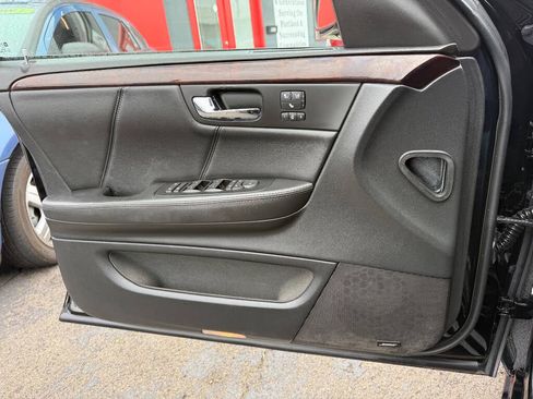 Used 2009 Cadillac DTS w/1SD image 23