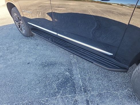 New 2026 GMC Yukon XL Elevation image 9