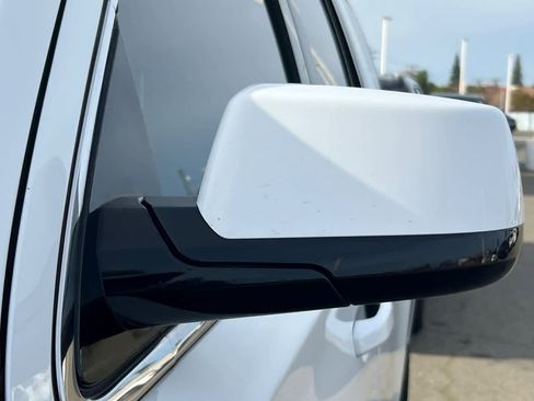 Used 2015 Chevrolet Tahoe LT image 21