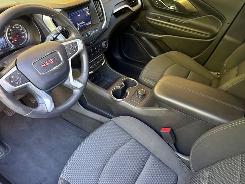 Used 2024 GMC Terrain SLE FWD image 11
