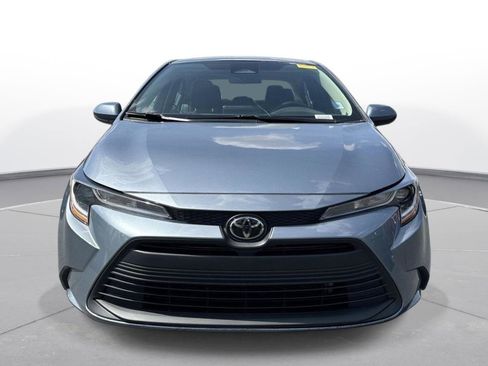Used 2023 Toyota Corolla LE w/ LE Premium Package image 3
