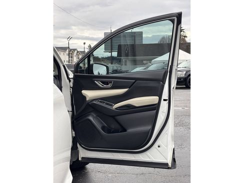 Used 2023 Subaru Ascent Limited image 11