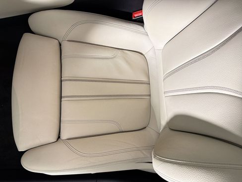Used 2020 BMW 530e w/ Premium Package RWD image 22