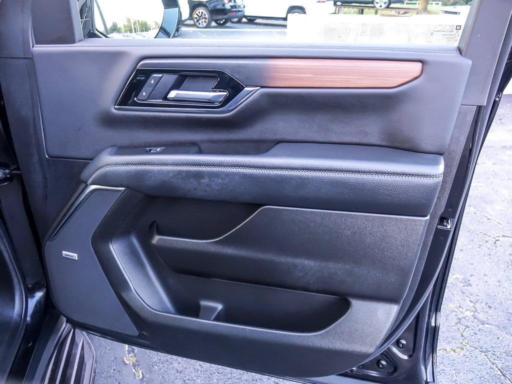 Certified 2025 GMC Yukon Denali AWD/4WD image 32